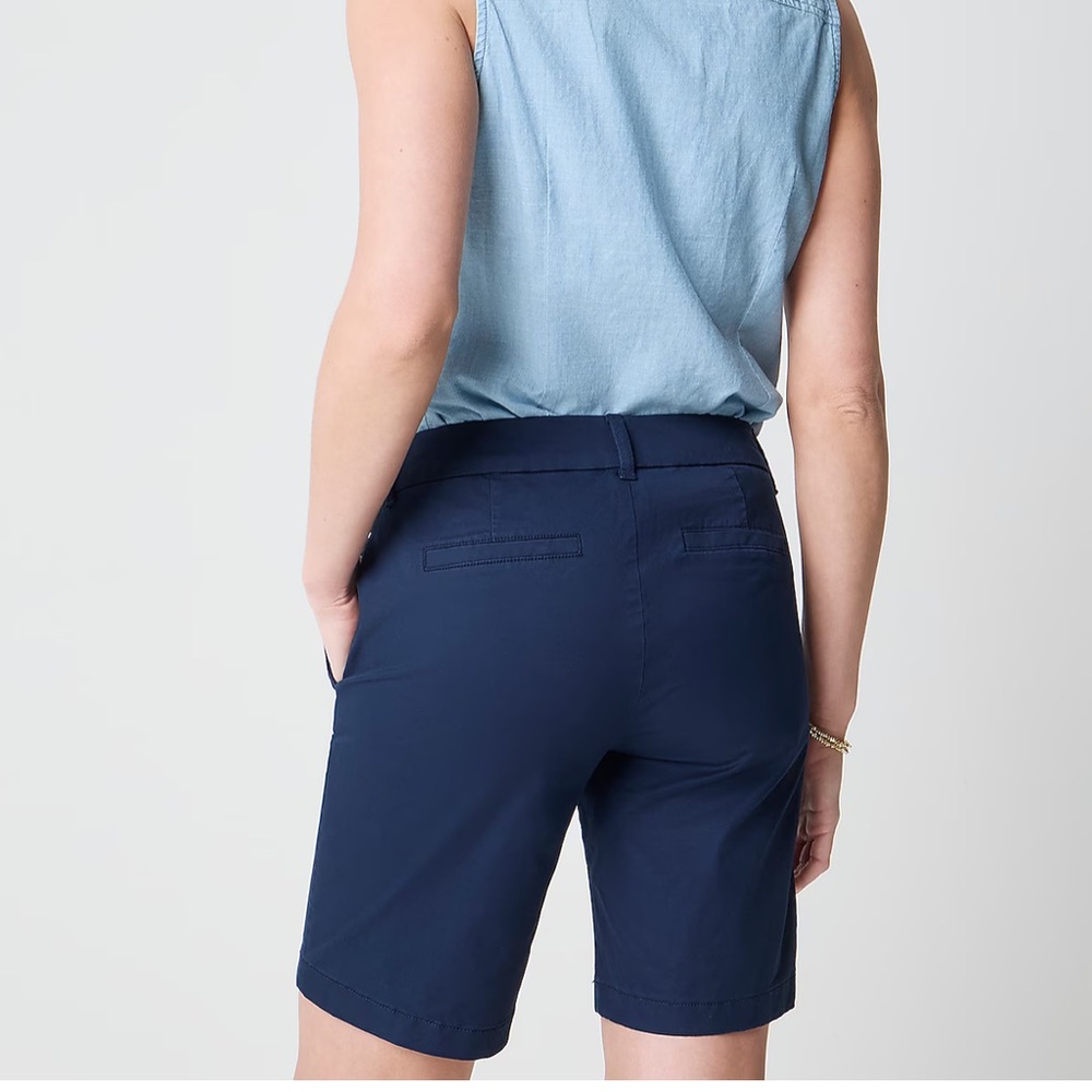 NWT J. Crew Frankie 9” Women's Bermuda Shorts. Size 10 Color GREEN - Picture 3 of 6